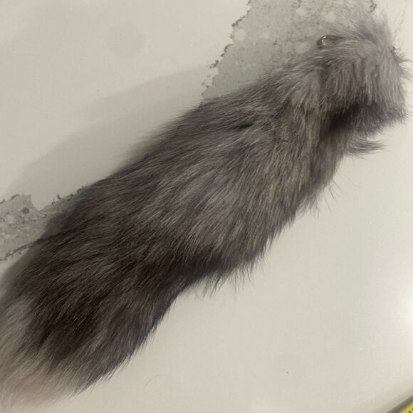 Fox Tail Keychain - Picture 1 of 3